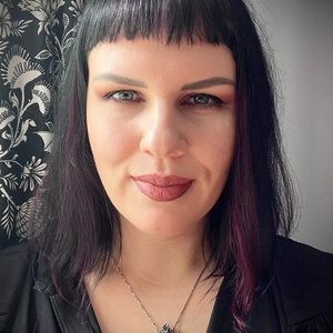 Meet your Posher, Laura